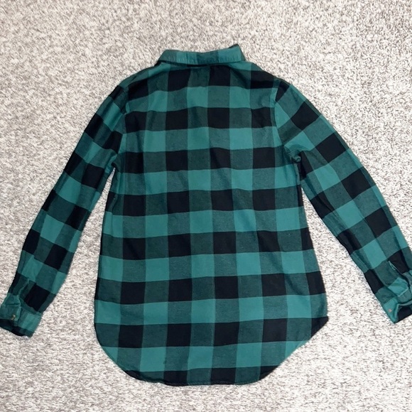 Socialite Plaid Button Down Shirt - Picture 3 of 3